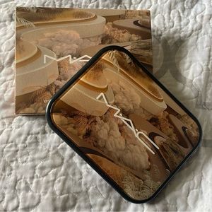 MAC Connect in Colour 12 Eye Shadow Palette in Unfiltered Nudes